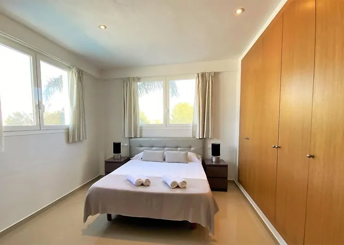 Vila Romeo Cerca De La Playa De Talamanca E Ibiza *