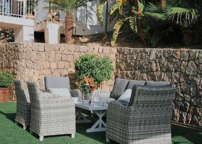 Romeo Cerca De La Playa De Talamanca E Ibiza *