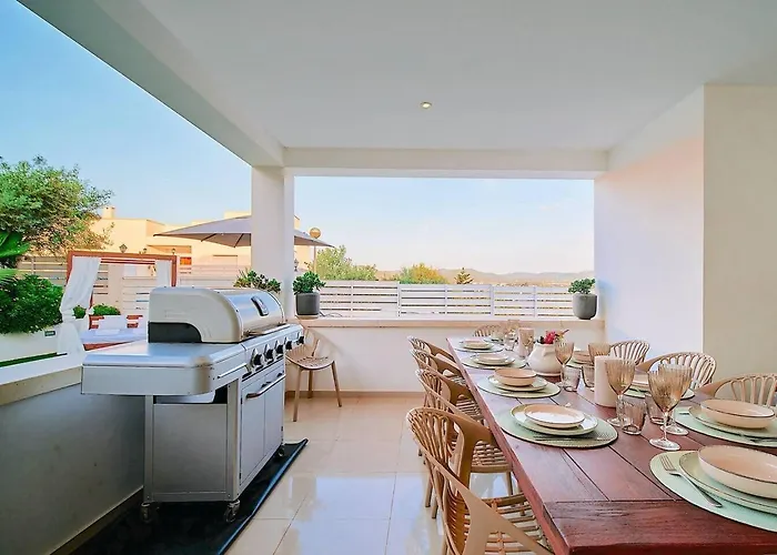 Romeo Cerca De La Playa De Talamanca E Ibiza * Santa Eularia des Riu